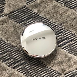MAC EXTRA DIMENSION SKIN FINISH